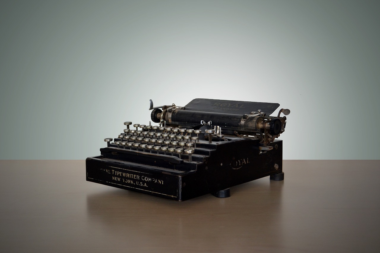 vintage, typewriter, write-1170656.jpg
